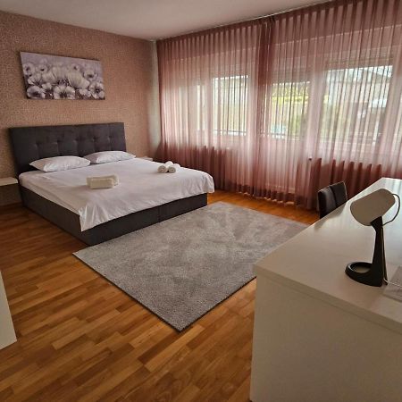 Comfort Rooms Remiza - Free Private Parking - Self Check-In Zagreb Exterior photo