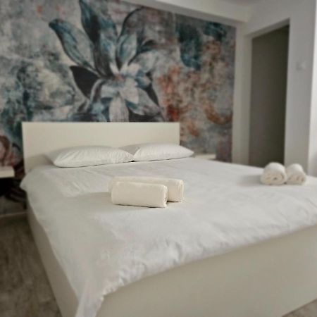 Comfort Rooms Remiza - Free Private Parking - Self Check-In Zagreb Exterior photo