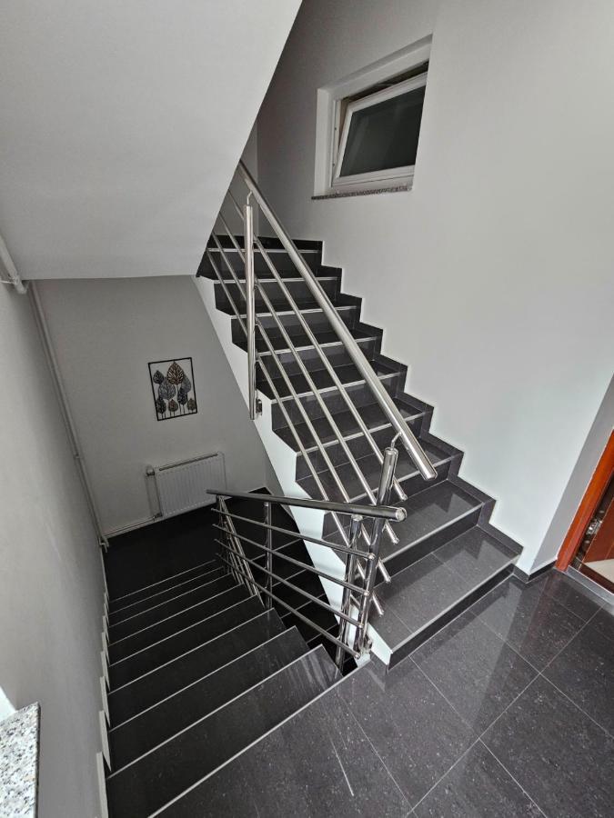 Comfort Rooms Remiza - Free Private Parking - Self Check-In Zagreb Exterior photo