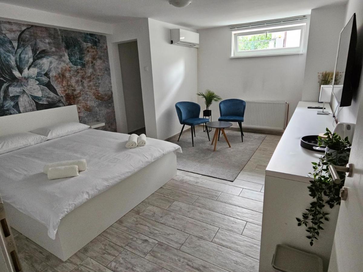 Comfort Rooms Remiza - Free Private Parking - Self Check-In Zagreb Exterior photo