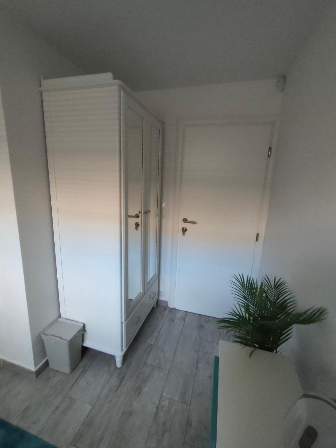 Comfort Rooms Remiza - Free Private Parking - Self Check-In Zagreb Exterior photo