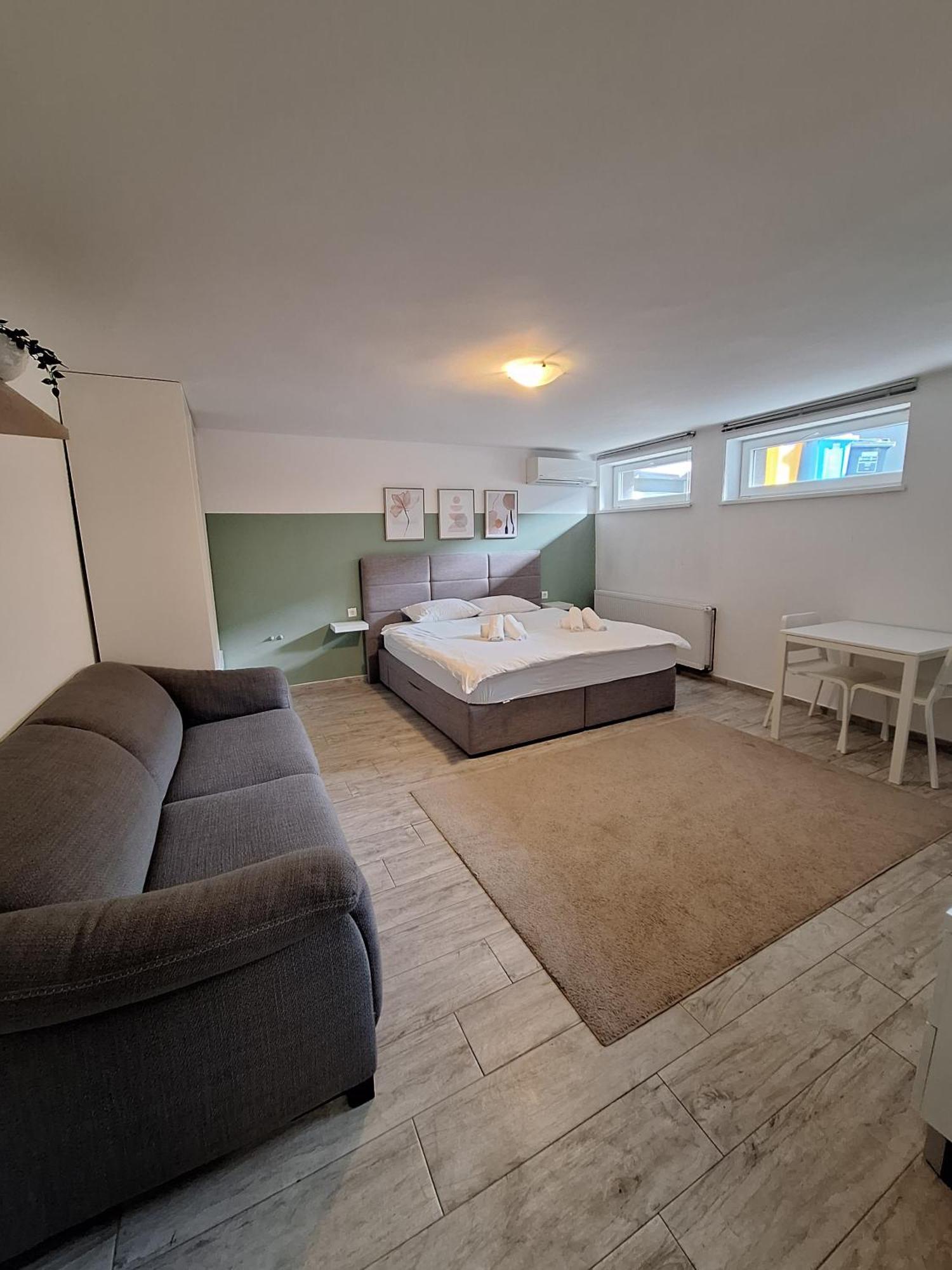 Comfort Rooms Remiza - Free Private Parking - Self Check-In Zagreb Exterior photo